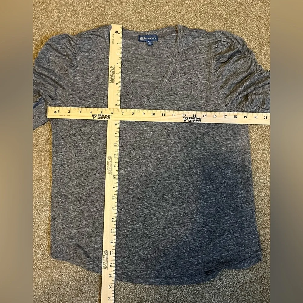Democracy Gray Knit V-Neck 3/4 Sleeve Top size S - Picture 7 of 13